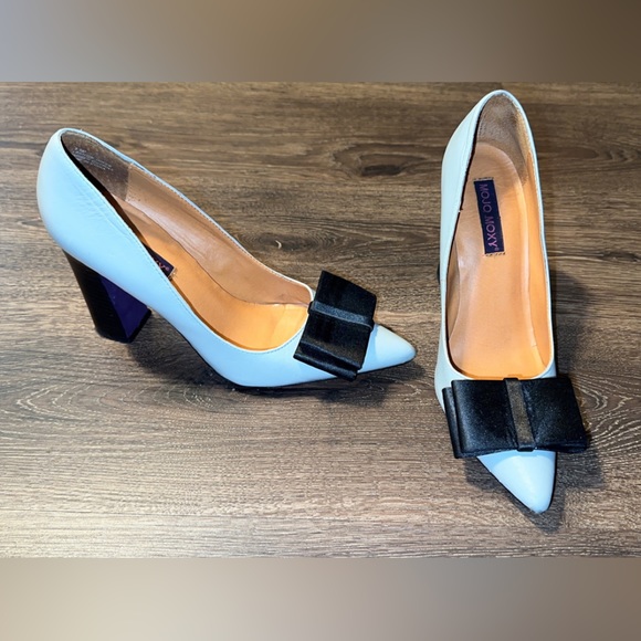 Shoes - Leather pumps with big bow in the front size 8.4 4” heel